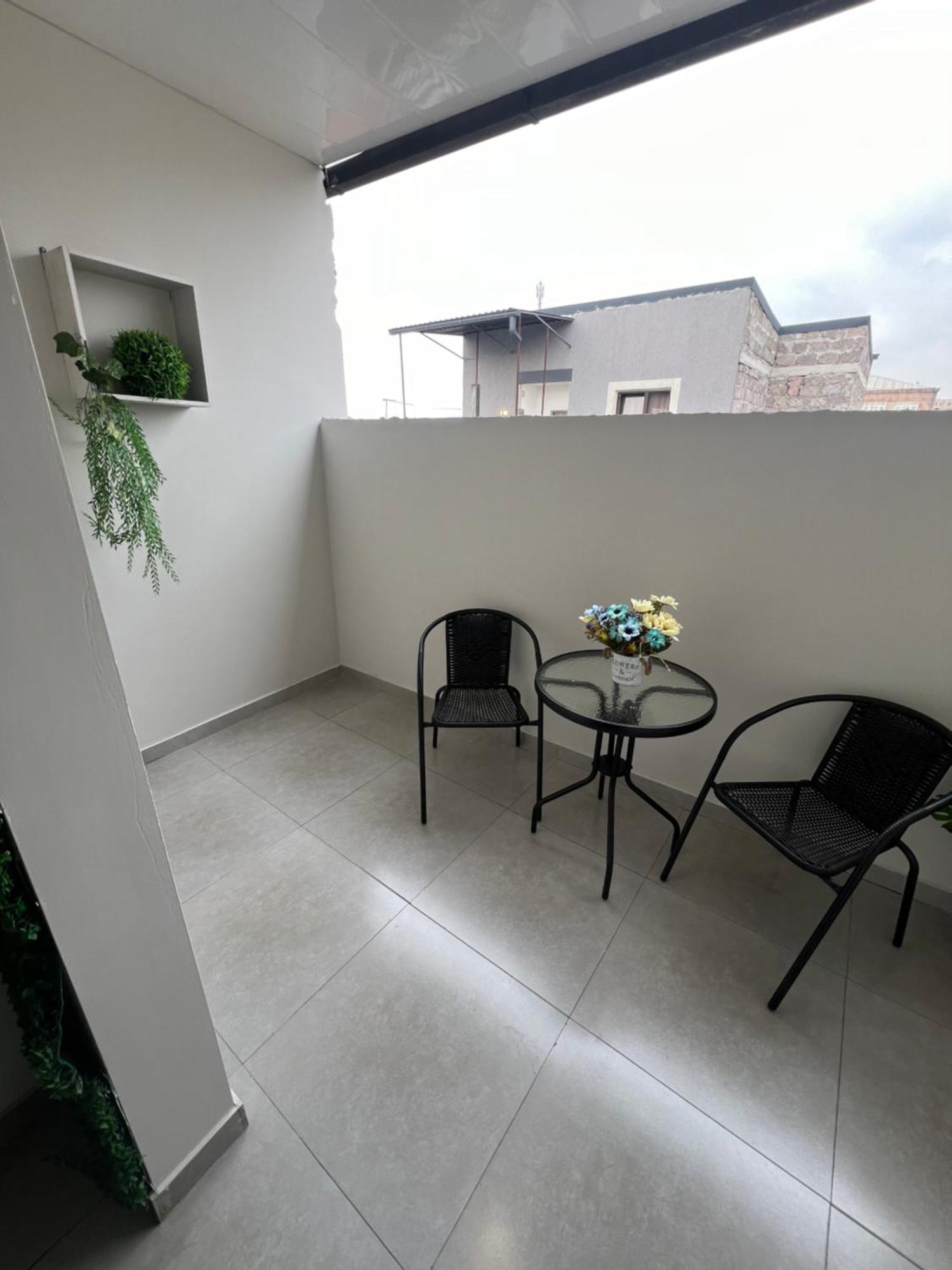 Cosy Apartment With Good Location Self Check In Yerevan Exterior photo